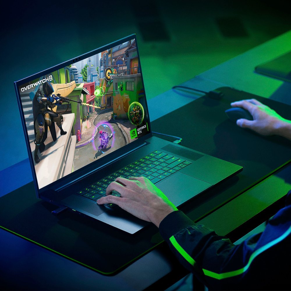 Razer Blade 18 |32 GB RAM, Storage 1TB SSD | Graphics GeForce RTX 4080 |Processor Intel® Core™  i9-13950H  |Dis-tech QHD+ 240 Hz