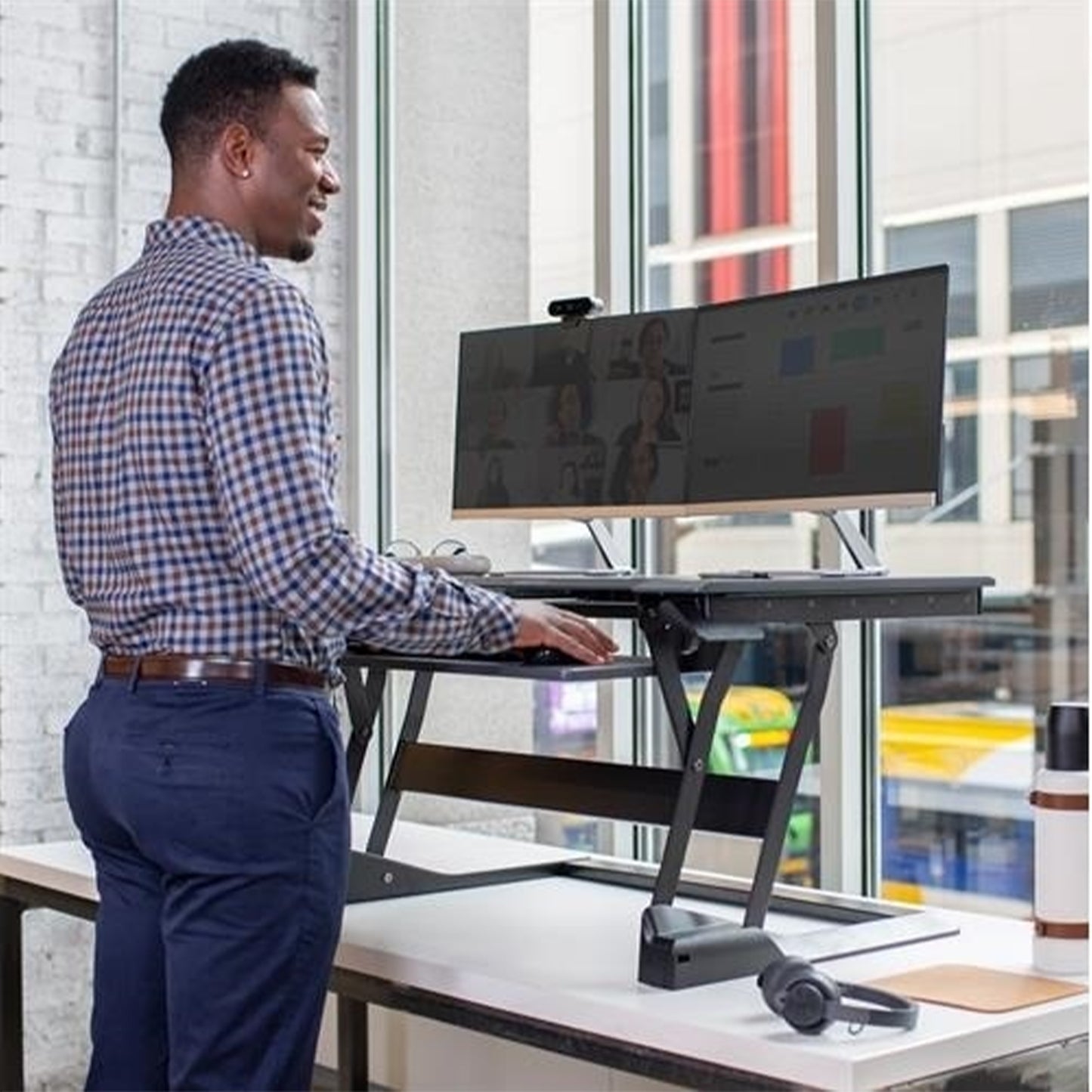 محطة عمل سطح المكتب Ergotron WorkFit-TL Sit-Stand (أسود) 